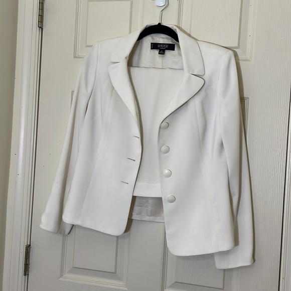 Kasper Women’s Skirt Suit Set Off-White Size 6P - Picture 1 of 12